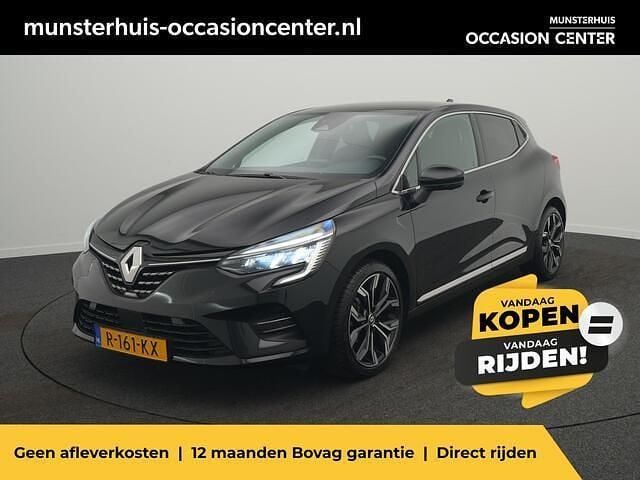 Zwart Gebruikt 2022 Renault Clio V Techno Hatchback | € 16.950 (Eerlijke prijs) - Afbeelding 1/4