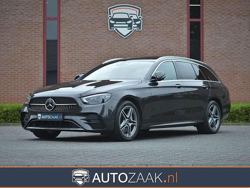 Grijs Gebruikt 2020 Mercedes E300 AMG line Stationwagen | € 35.950 (Eerlijke prijs) - Afbeelding 1/4