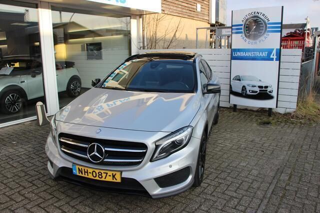 Grijs Gebruikt 2017 Mercedes GLA180 Ambition SUV | € 20.950 (Eerlijke prijs) - Afbeelding 1/4