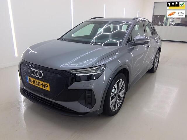 Grijs Occasion 2021 Audi Q4 e-tron Advanced Plus SUV | € 20.900 (Goede deal) - Afbeelding 1/4