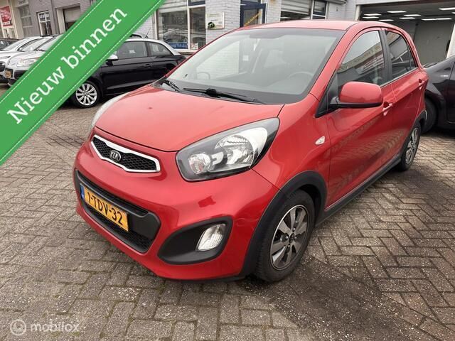Rood Gebruikt 2014 Kia Picanto Hatchback | € 5.575 (Eerlijke prijs) - Afbeelding 1/4