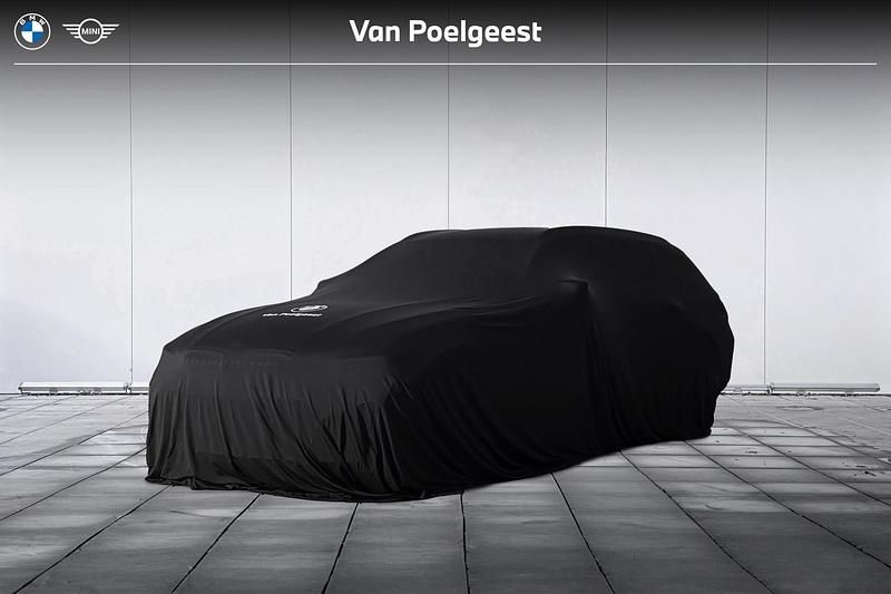 Grijs Gebruikt 2025 BMW 530e M Sport Stationwagen | € 89.900 - Afbeelding 1/1