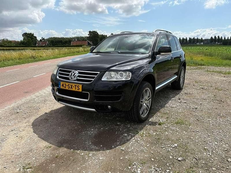 Zwart Gebruikt 2006 VW Touareg SUV | € 6.950 - Afbeelding 1/4