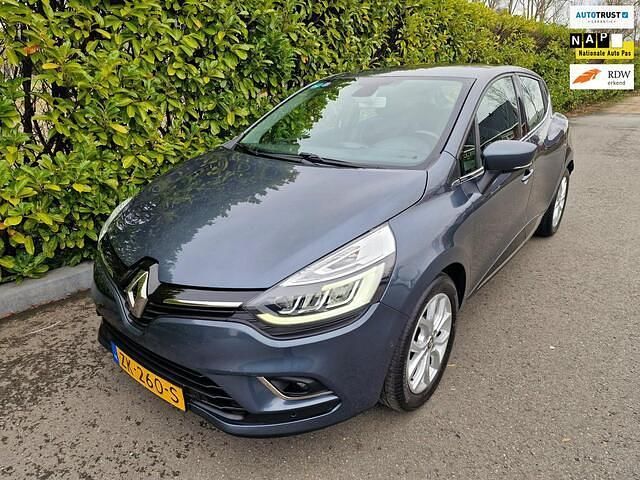 Grijs (metallic) Occasion 2019 Renault Clio IV Intens Hatchback | € 8.750 (Goede deal) - Afbeelding 1/4