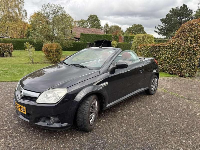 Zwart Gebruikt 2007 Opel Tigra Cabriolet | € 1.950 (Goede deal) - Afbeelding 1/4