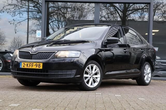 Zwart Gebruikt 2013 Skoda Rapid Comfort Hatchback | € 3.995 (Eerlijke prijs) - Afbeelding 1/4