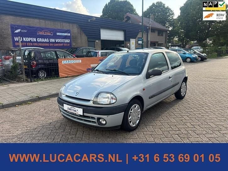 Gebruikt 2001 Renault Clio II | € 2.495 (Eerlijke prijs) - Afbeelding 1/1