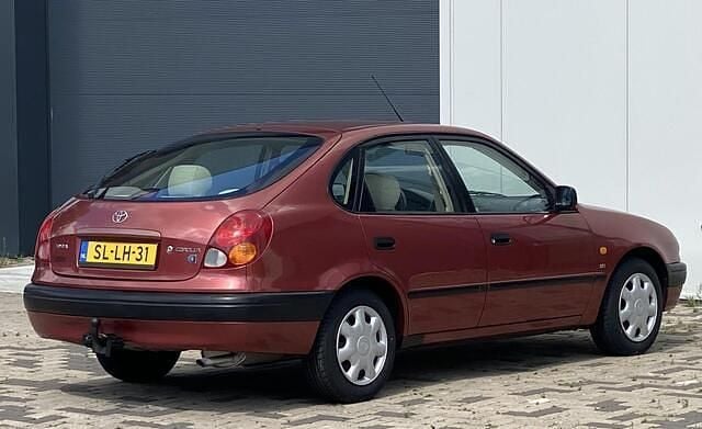 Occasion Toyota Corolla Luna 107 PK (78 kW) 1997 Rood