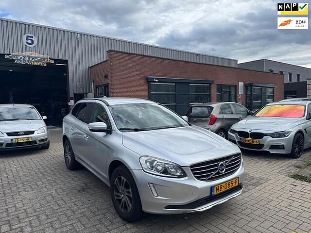 Grijs Gebruikt 2015 Volvo XC60 Kinetic SUV | € 14.500 (Eerlijke prijs) - Afbeelding 1/4