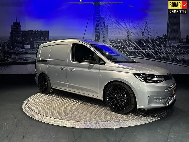 Grijs Gebruikt 2024 VW Caddy Style MPV | € 31.995 (Eerlijke prijs) - Afbeelding 1/4