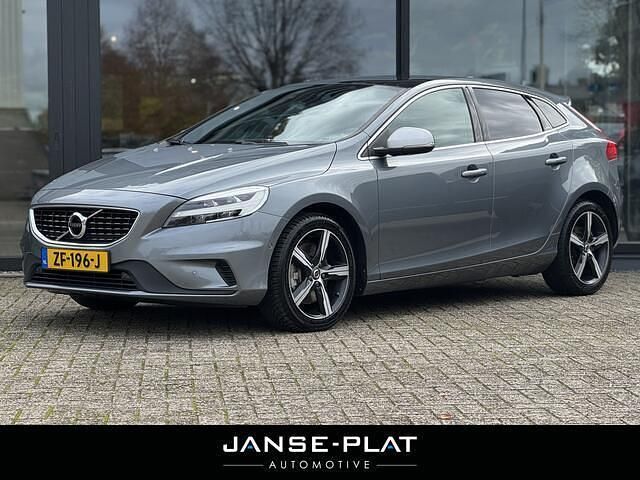 Grijs Gebruikt 2019 Volvo V40 R-Design Stationwagen | € 14.950 (Eerlijke prijs) - Afbeelding 1/4