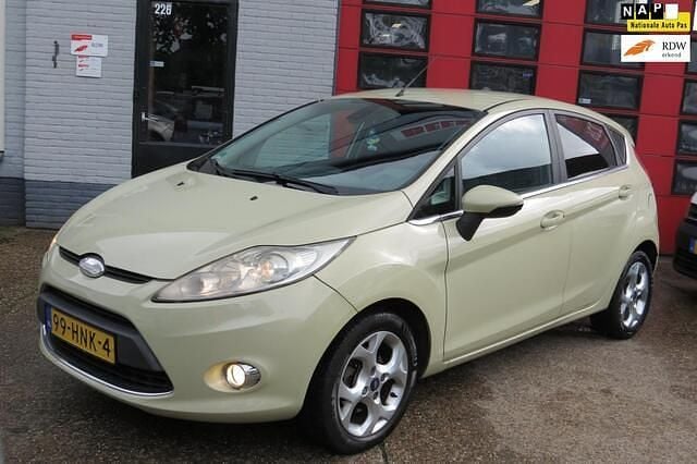 Wit Gebruikt 2009 Ford Fiesta Titanium Hatchback | € 2.350 (Super prijs) - Afbeelding 1/4