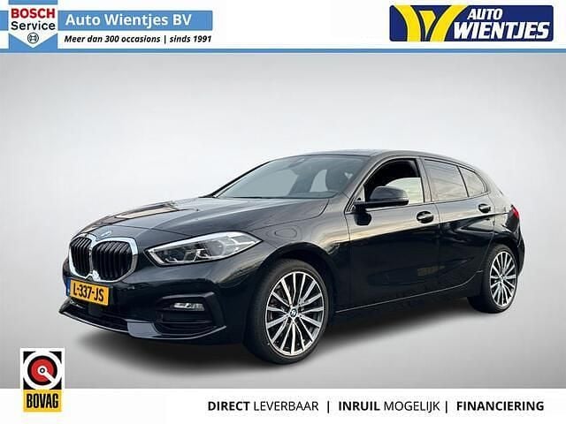 Zwart Gebruikt 2021 BMW 118 Sport Line Hatchback | € 20.950 (Goede deal) - Afbeelding 1/4