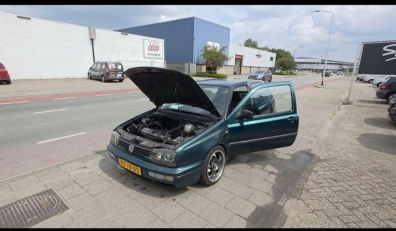 Groen Gebruikt 1997 VW Golf III Cabriolet | € 1.750 (Eerlijke prijs) - Afbeelding 1/4