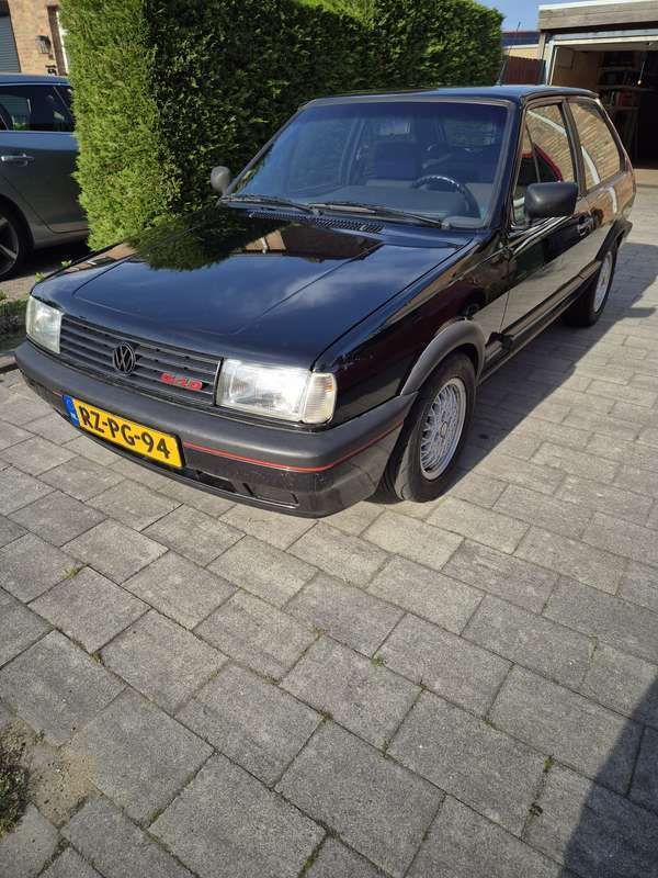 Zwart Gebruikt 1991 VW Polo Hatchback | € 6.950 - Afbeelding 1/4