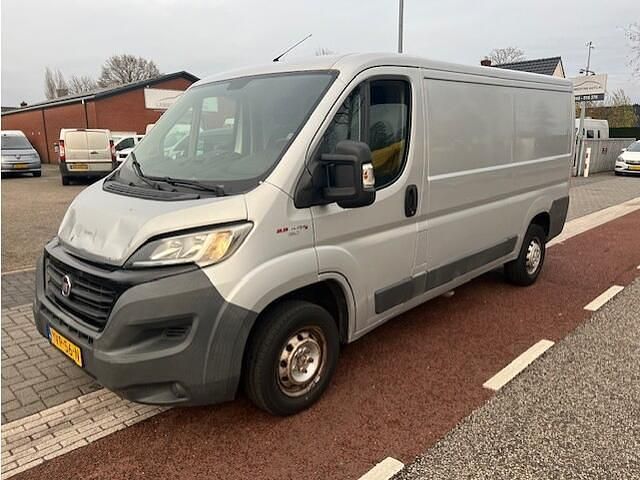 Grijs (metallic) Occasion 2017 Fiat Ducato Van | € 6.950 - Afbeelding 1/4