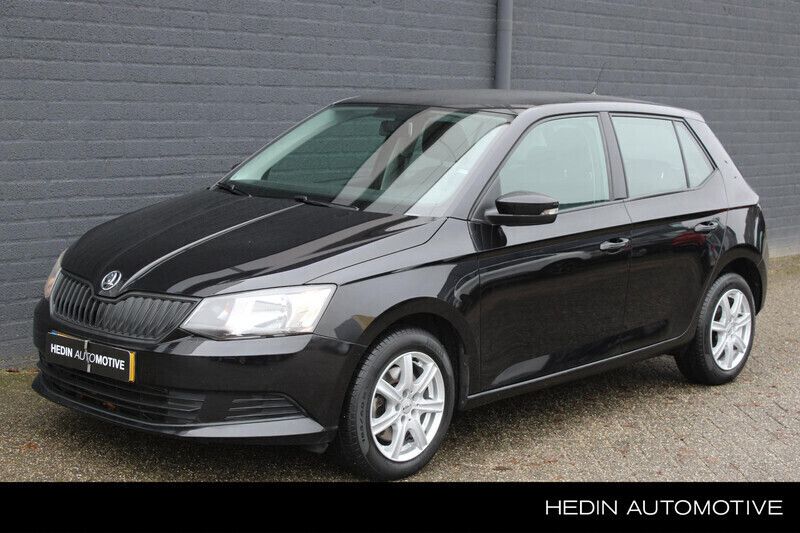 Zwart Gebruikt 2015 Skoda Fabia Active Hatchback | € 9.880 (Eerlijke prijs) - Afbeelding 1/4