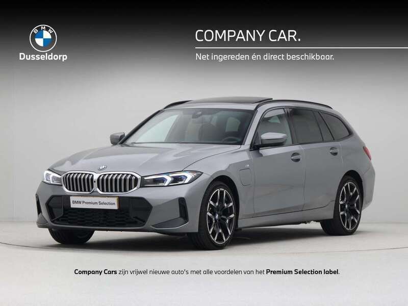 Grijs Gebruikt 2025 BMW 330e Comfort Edition Stationwagen | € 62.950 (Eerlijke prijs) - Afbeelding 1/4