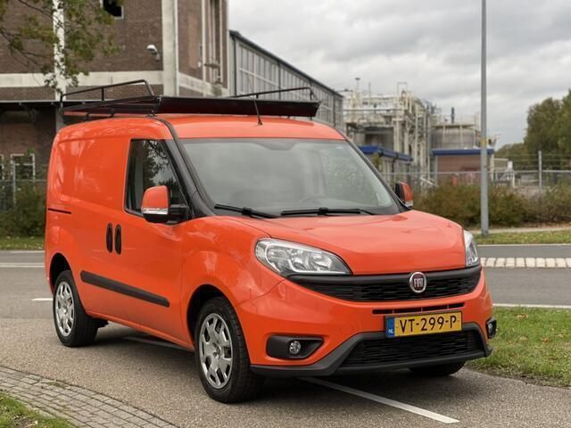 Oranje Gebruikt 2016 Fiat Doblò MPV | € 6.999 (Iets duurder) - Afbeelding 1/4