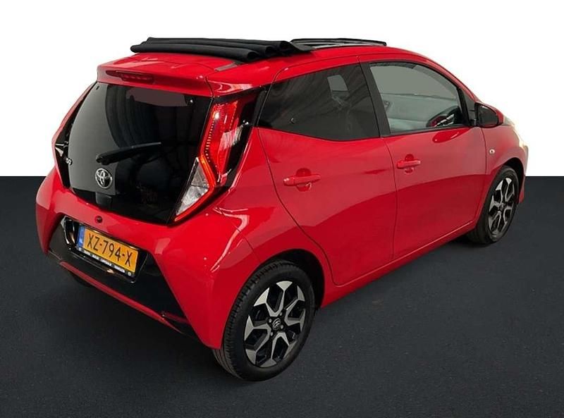 Occasion Toyota Aygo 72 PK (52 kW) 2019 Rood Hatchback