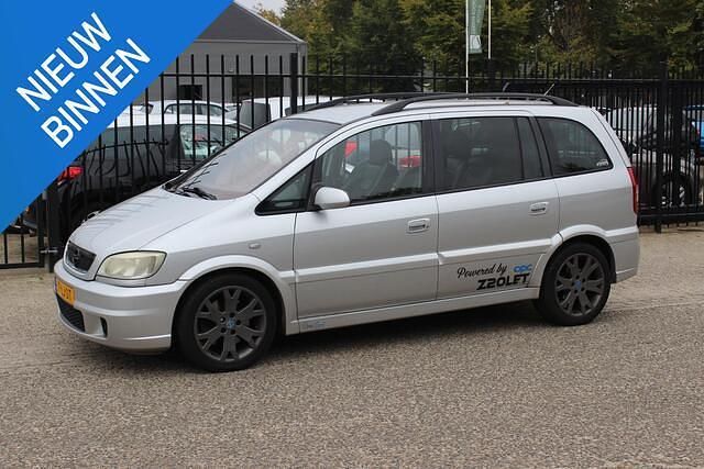 Grijs Gebruikt 2003 Opel Zafira OPC MPV | € 1.950 (Eerlijke prijs) - Afbeelding 1/4