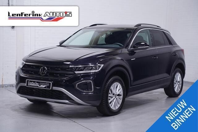 Zwart Gebruikt 2023 VW T-Roc Life SUV | € 26.400 (Eerlijke prijs) - Afbeelding 1/4