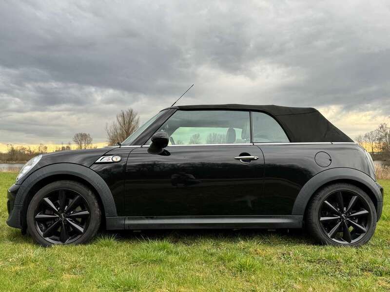 Zwart Gebruikt 2011 Mini Cooper S Cabriolet Chili Cabriolet | € 8.250 (Goede deal) - Afbeelding 1/4