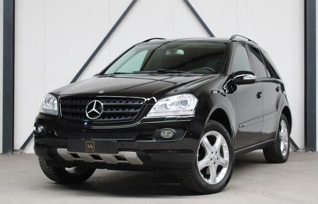 Zwart Gebruikt 2007 Mercedes 350 SUV | € 11.999 (Eerlijke prijs) - Afbeelding 1/3