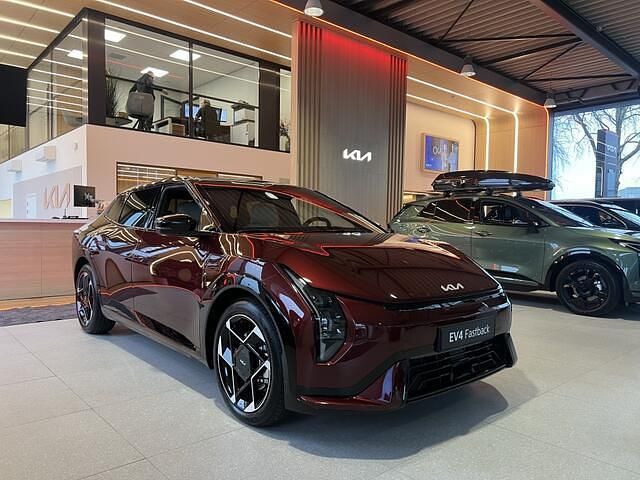 Nieuw Kia EV4 GT-Line 150 kW (204 PK) 2025 Rood Hatchback