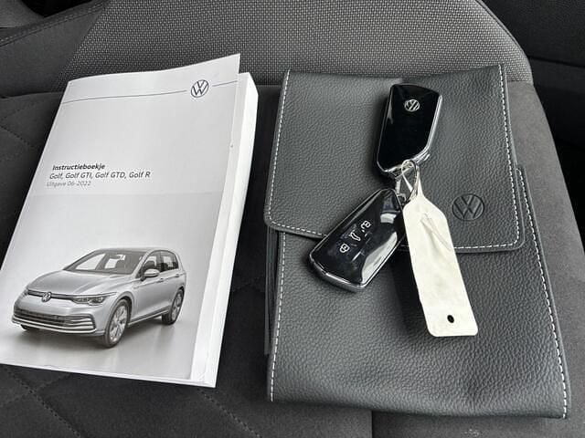 Occasion VW Golf VIII Business 131 PK (96 kW) 2023 Grijs Hatchback