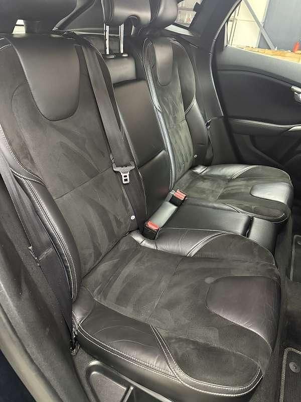 Occasion Volvo V40 R-Design 190 PK (139 kW) 2014 Zwart MPV