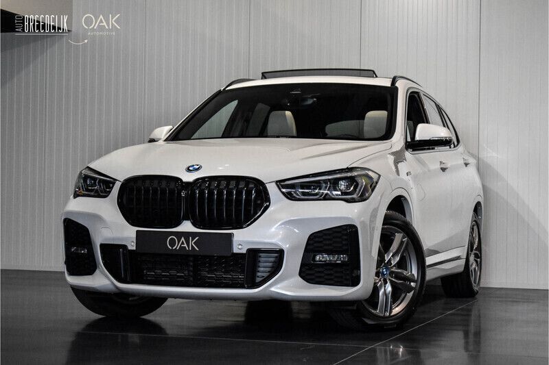 Wit Gebruikt 2022 BMW X1 M Sport SUV | € 34.900 (Iets duurder) - Afbeelding 1/3