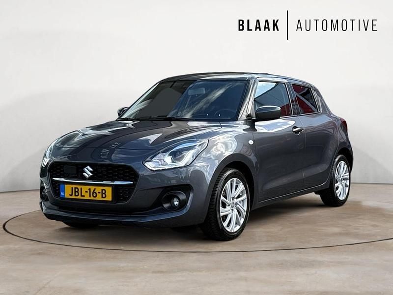 Grijs Gebruikt 2022 Suzuki Swift Hatchback | € 19.685 (Eerlijke prijs) - Afbeelding 1/4