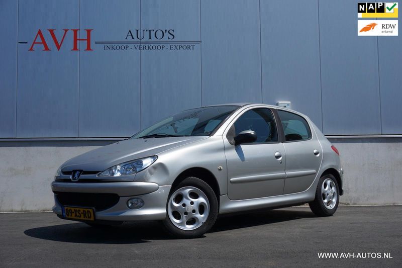 Hatchback Gebruikt 2007 Peugeot 206 Forever Hatchback | € 1.450 (Eerlijke prijs) - Afbeelding 1/4