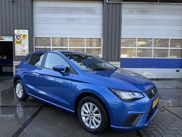 Blauw Gebruikt 2023 Seat Ibiza Business Hatchback | € 15.950 (Super prijs) - Afbeelding 1/4