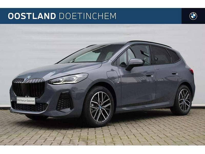 Grijs, metallic lak Gebruikt 2025 BMW 225 Active Tourer M Sport MPV | € 62.465 - Afbeelding 1/4