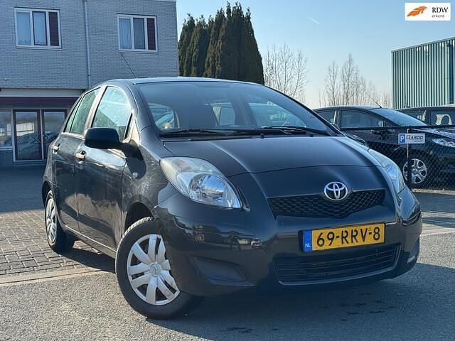 Occasion Toyota Yaris 69 PK (50 kW) 2011 Zwart Hatchback