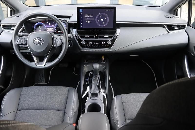 Occasion Toyota Corolla Hybrid 140 PK (102 kW) 2024 Grijs Hatchback