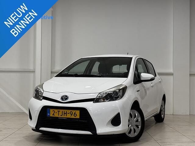Wit Occasion 2014 Toyota Yaris Hatchback | € 10.844 (Goede deal) - Afbeelding 1/4