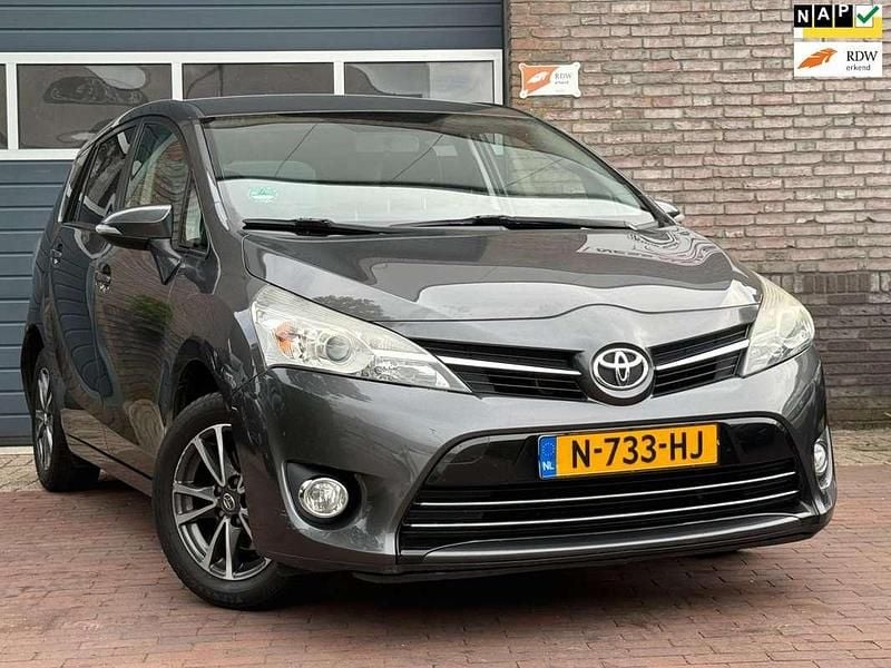 Grijs Gebruikt 2014 Toyota Verso Business Edition MPV | € 11.940 (Goede deal) - Afbeelding 1/4