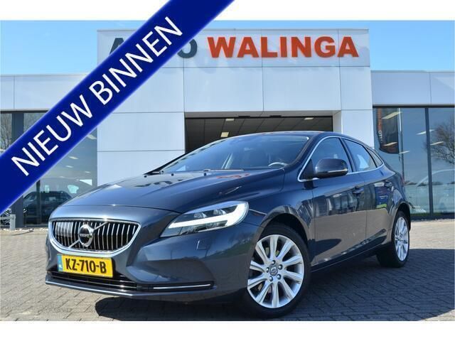 Blauw Gebruikt 2017 Volvo V40 Inscription Stationwagen | € 15.900 (Goede deal) - Afbeelding 1/4