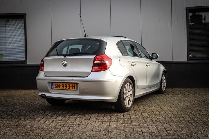 Occasion BMW 118 Executive 143 PK (105 kW) 2009 Grijs Hatchback
