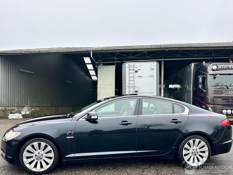 Zwart Occasion 2008 Jaguar XF Luxury Sedan | € 7.750 (Eerlijke prijs) - Afbeelding 1/4