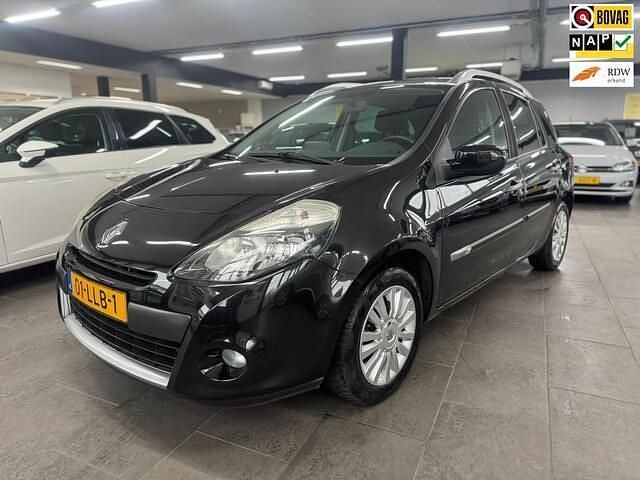 Zwart (metallic) Occasion 2010 Renault Clio GrandTour Collection Stationwagen | € 2.995 (Eerlijke prijs) - Afbeelding 1/4