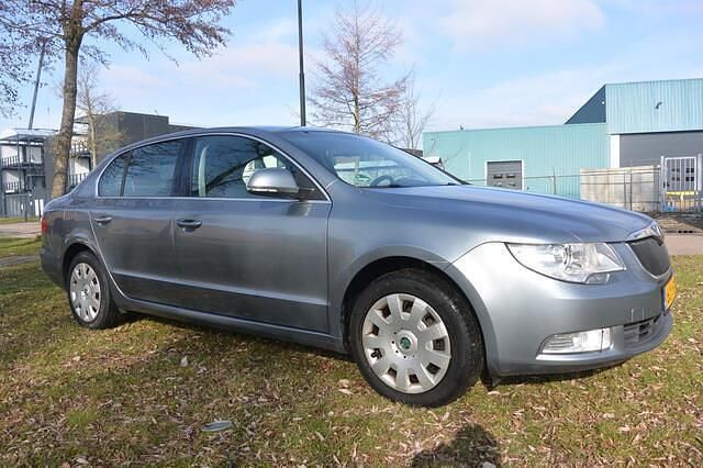Occasion Skoda Superb Comfort 125 PK (91 kW) 2009 Blauw Hatchback