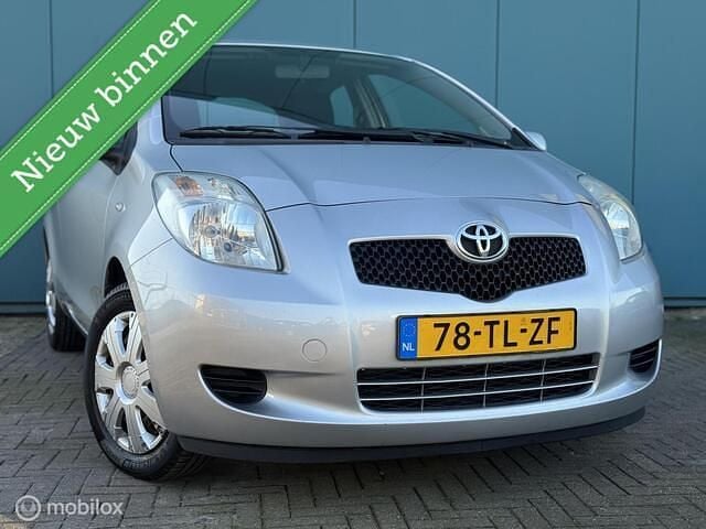 Grijs Gebruikt 2006 Toyota Yaris Sol Hatchback | € 4.499 (Eerlijke prijs) - Afbeelding 1/4