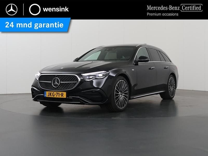 Zwart Gebruikt 2025 Mercedes E300 AMG line Stationwagen | € 67.850 - Afbeelding 1/4