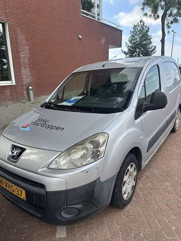 Gebruikt 2011 Peugeot Partner Comfort Van | € 2.000 (Eerlijke prijs) - Afbeelding 1/4