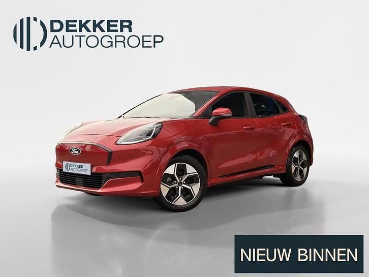 Rood Occasion 2025 Ford Puma Gen-E SUV | € 30.945 - Afbeelding 1/4