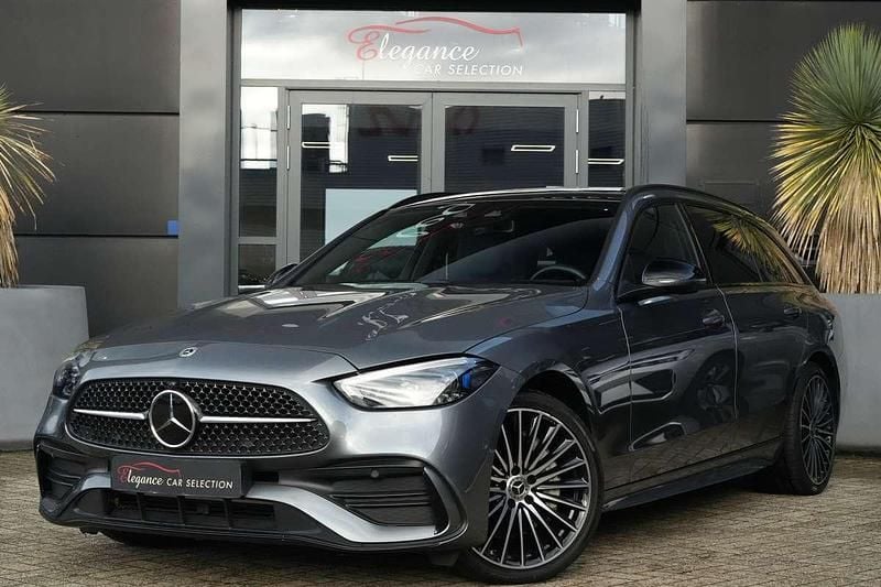 Grijs Occasion 2023 Mercedes C300e AMG line Stationwagen | € 39.950 (Goede deal) - Afbeelding 1/4